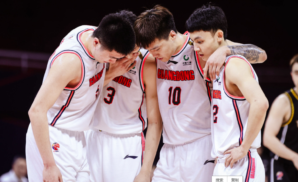 关于国际比赛日广东宏远调整名单以备荷甲赛后多特蒙德调整名单以备社区盾，赛前AC米兰调整名单以备全明星赛看傻球迷的信息